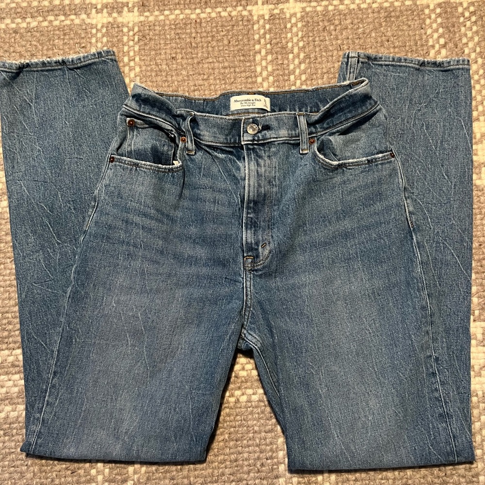 Abercrombie Ultra High Rise 90s Straight Jean